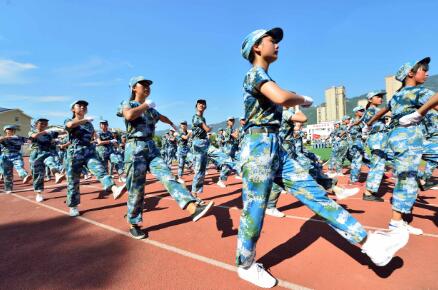 校园军训-齐步走